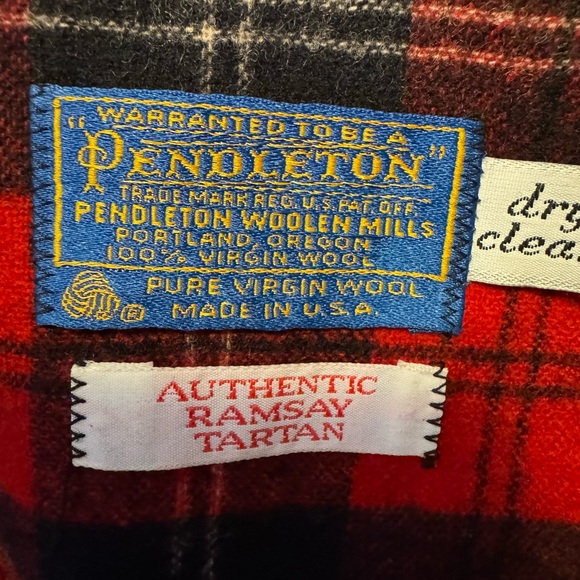 Vintage 1970’s Pendleton Red and Black Wool Tartan Scarf ( please see all photos - Picture 2 of 6